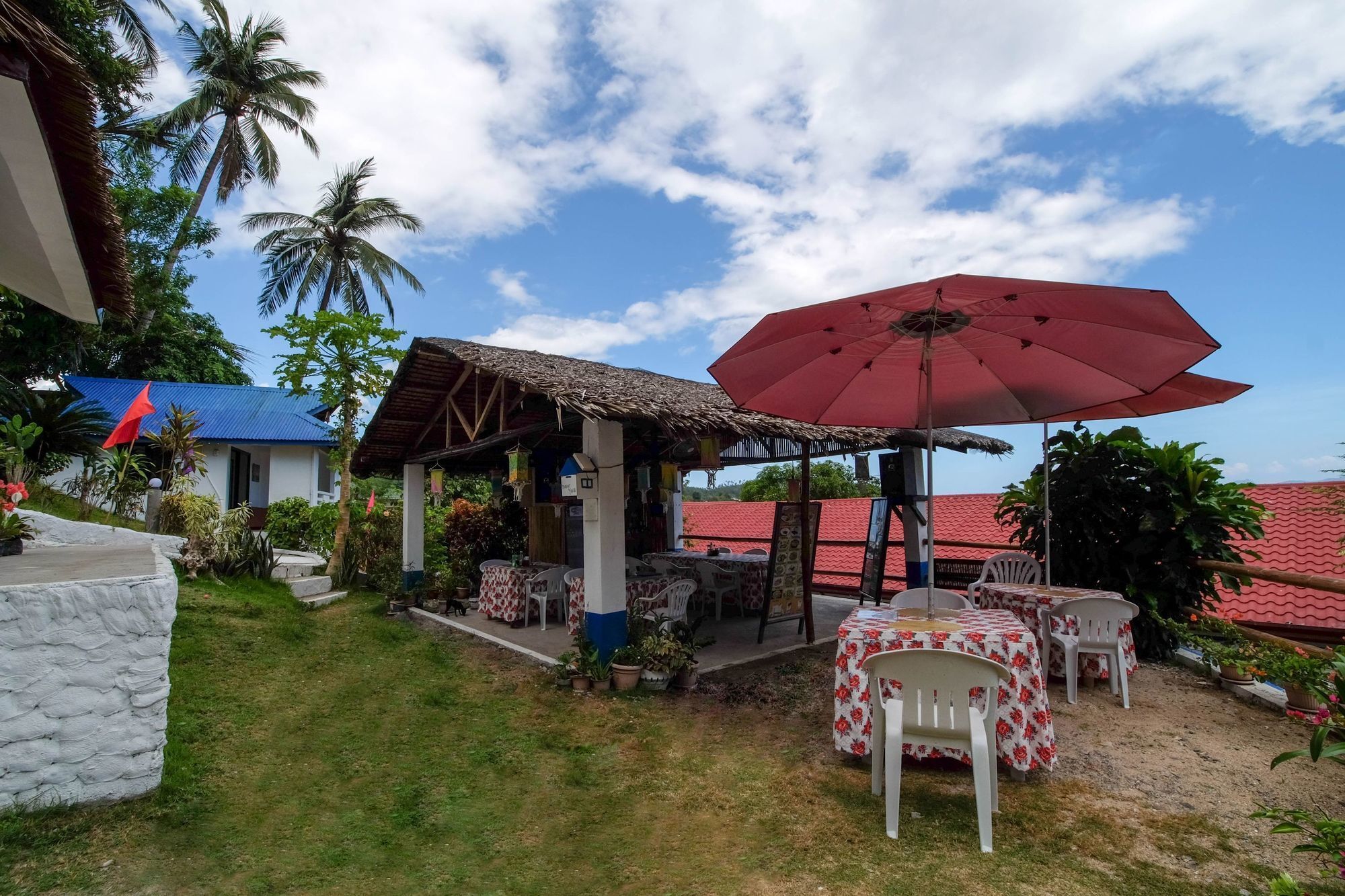 Zen Rooms Sabang Beachview Пуерто Галера Екстериор снимка