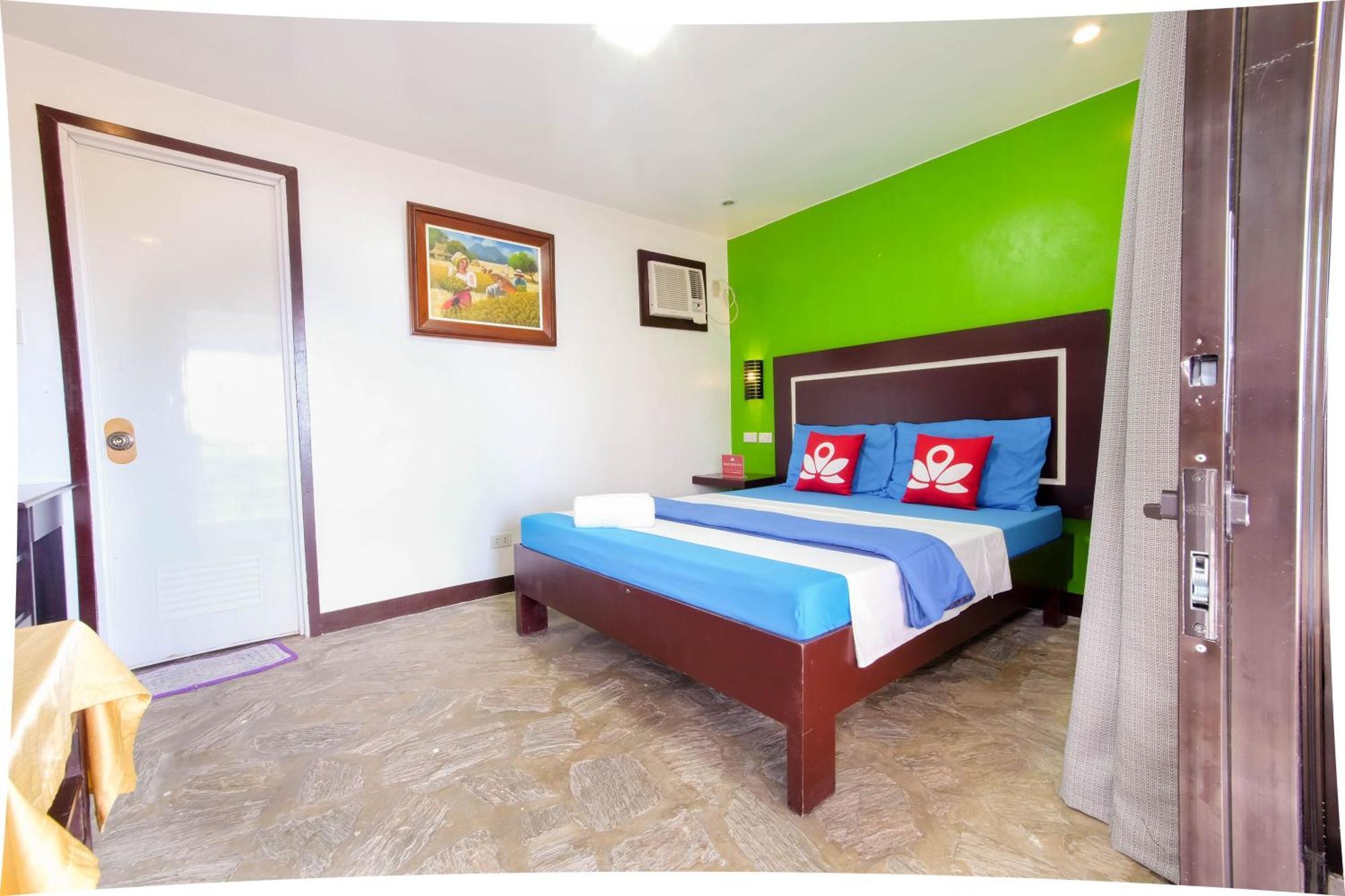 Zen Rooms Sabang Beachview Пуерто Галера Екстериор снимка