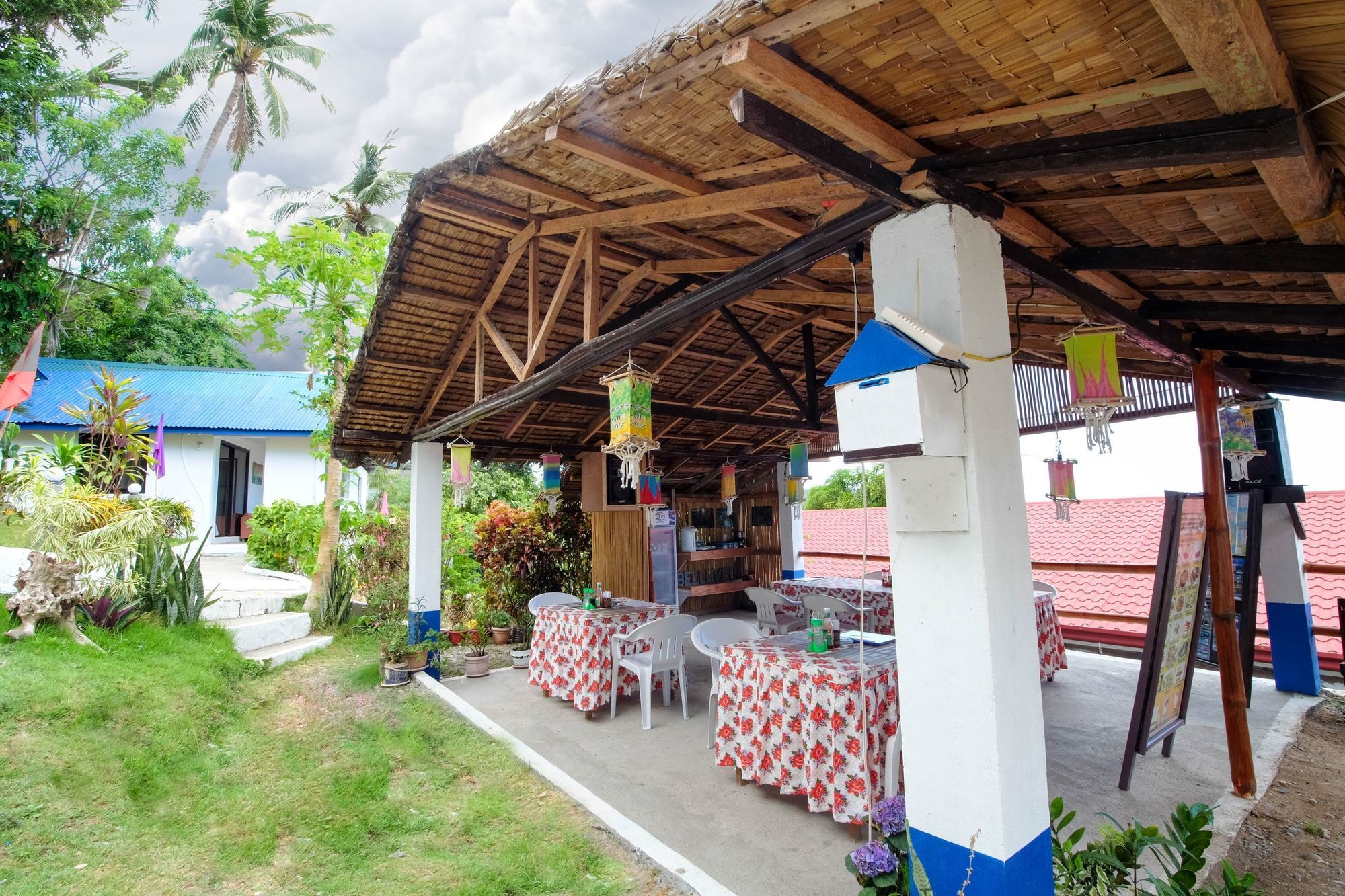 Zen Rooms Sabang Beachview Пуерто Галера Екстериор снимка